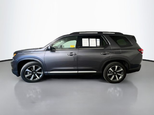 Used 2025 Honda Pilot Touring image 5