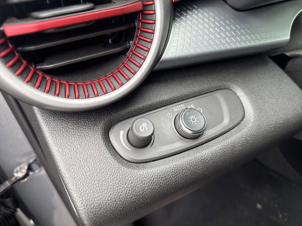 Certified 2024 Chevrolet Trax RS w/ Sunroof Package image 26