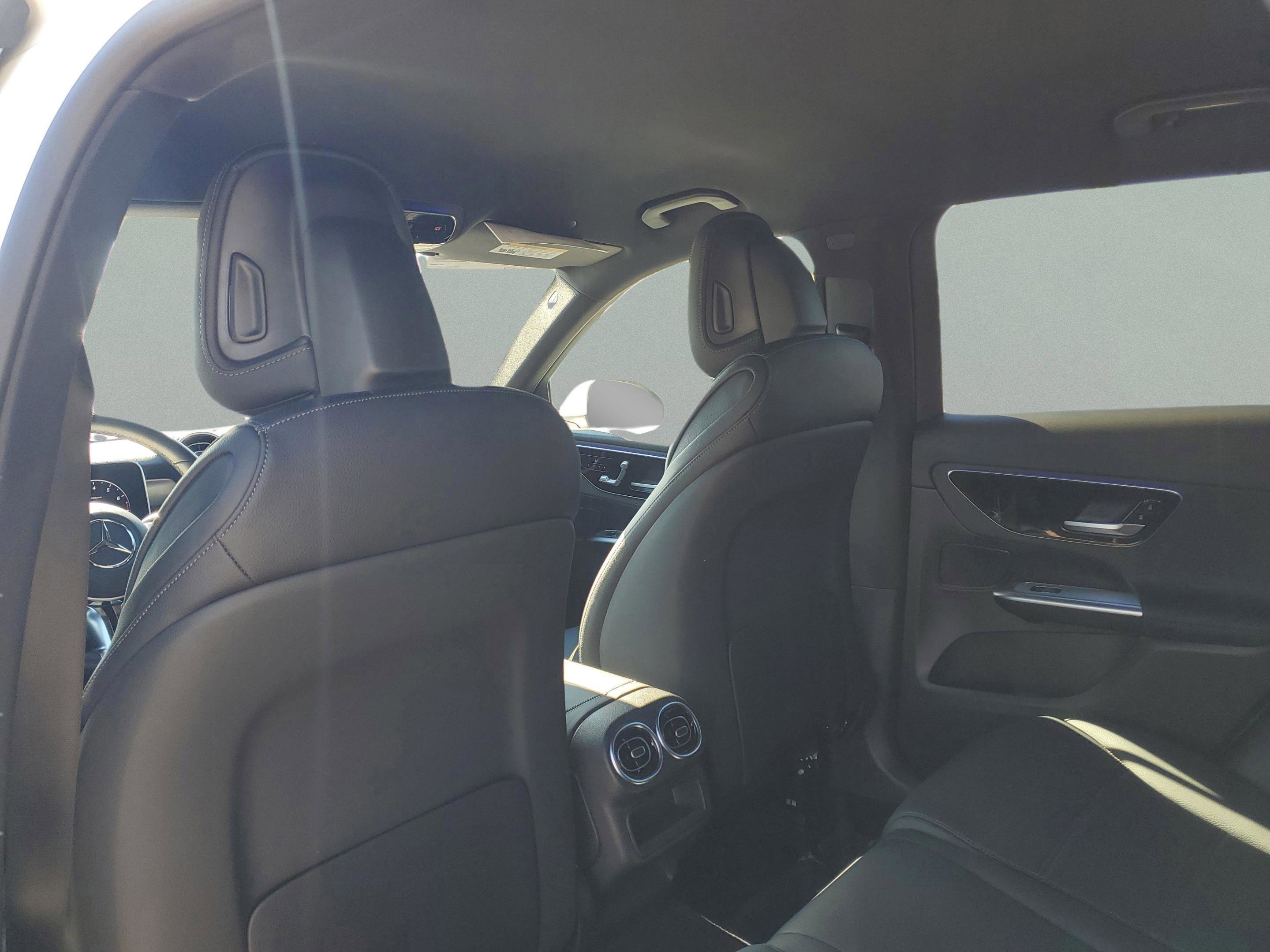 Used 2025 Mercedes-Benz GLC 300 image 13