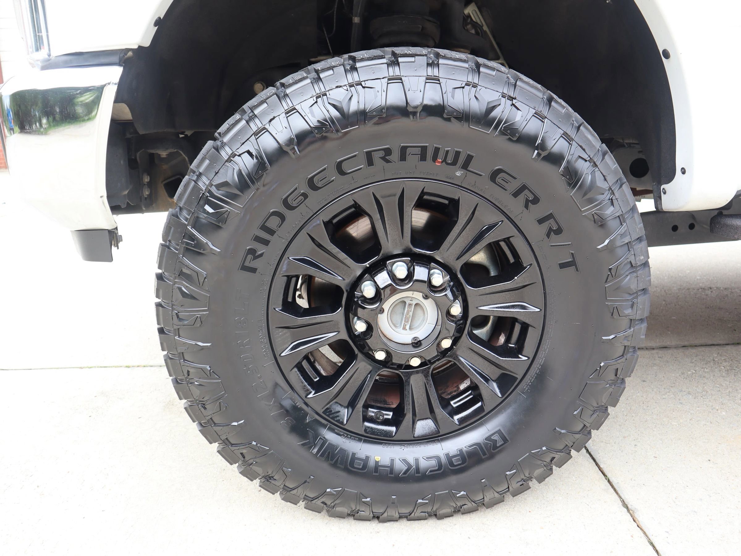 Used 2022 Ford F350 Lariat w/ Tremor Off-Road Package image 9