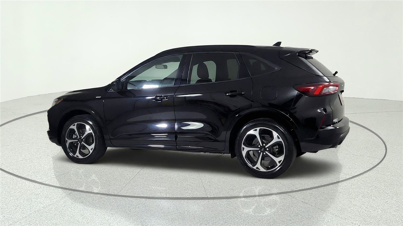 Used 2025 Ford Escape ST-Line Elite AWD/4WD image 4