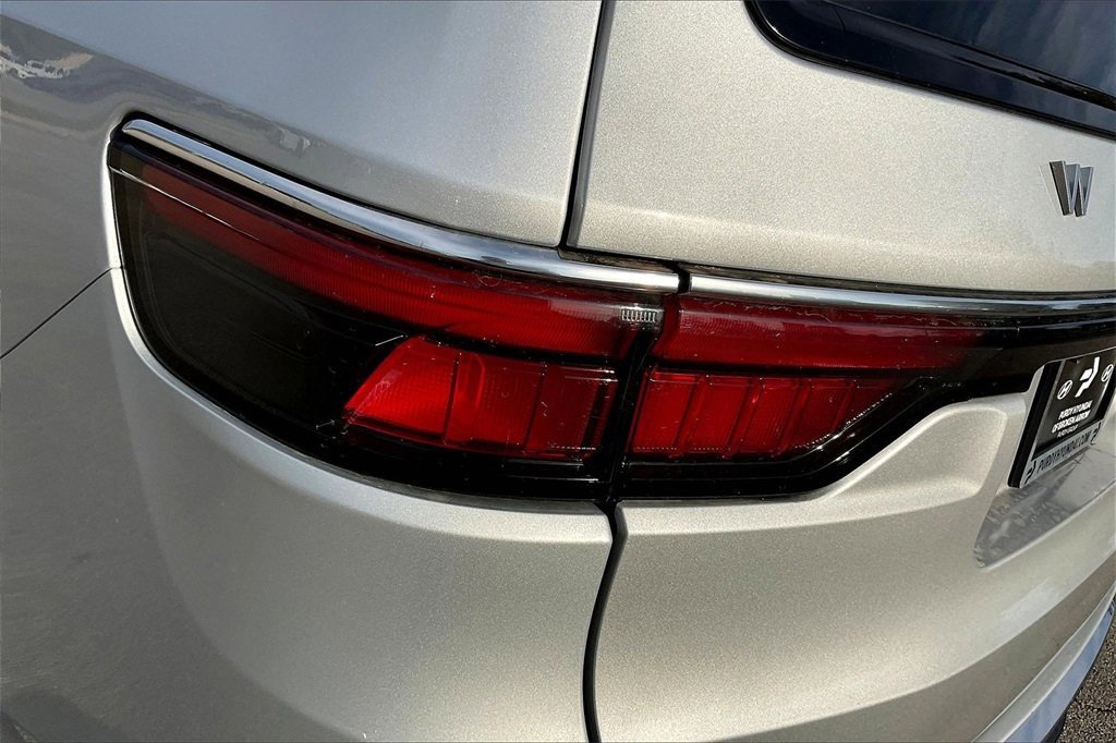 Used 2024 Jeep Wagoneer Series II w/ Flexible Seating Group image 39