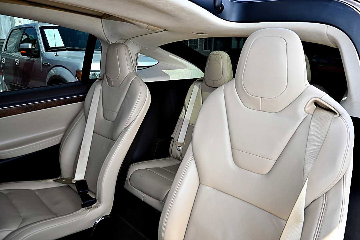 Used 2017 Tesla Model X 75D AWD/4WD image 11