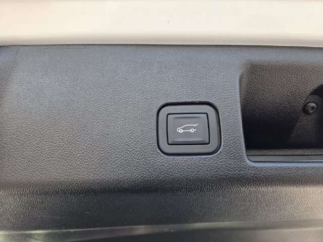 Certified 2024 Chevrolet Equinox EV LT w/ LPO, Blackout Package FWD image 12