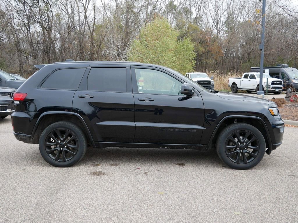 Used 2019 Jeep Grand Cherokee Altitude image 8