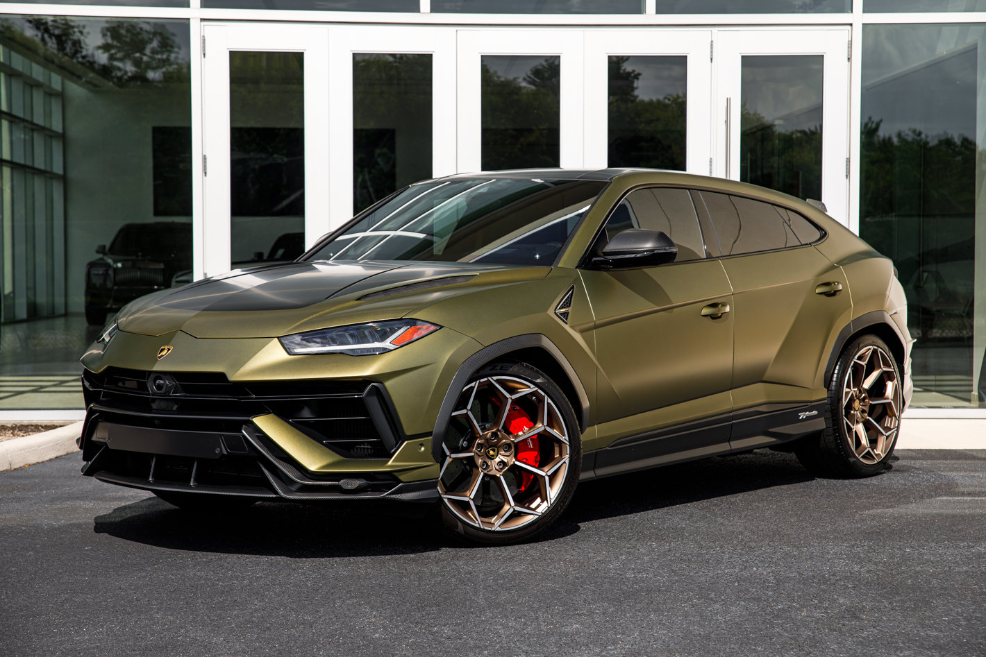 Used 2024 Lamborghini Urus Performante AWD/4WD image 1