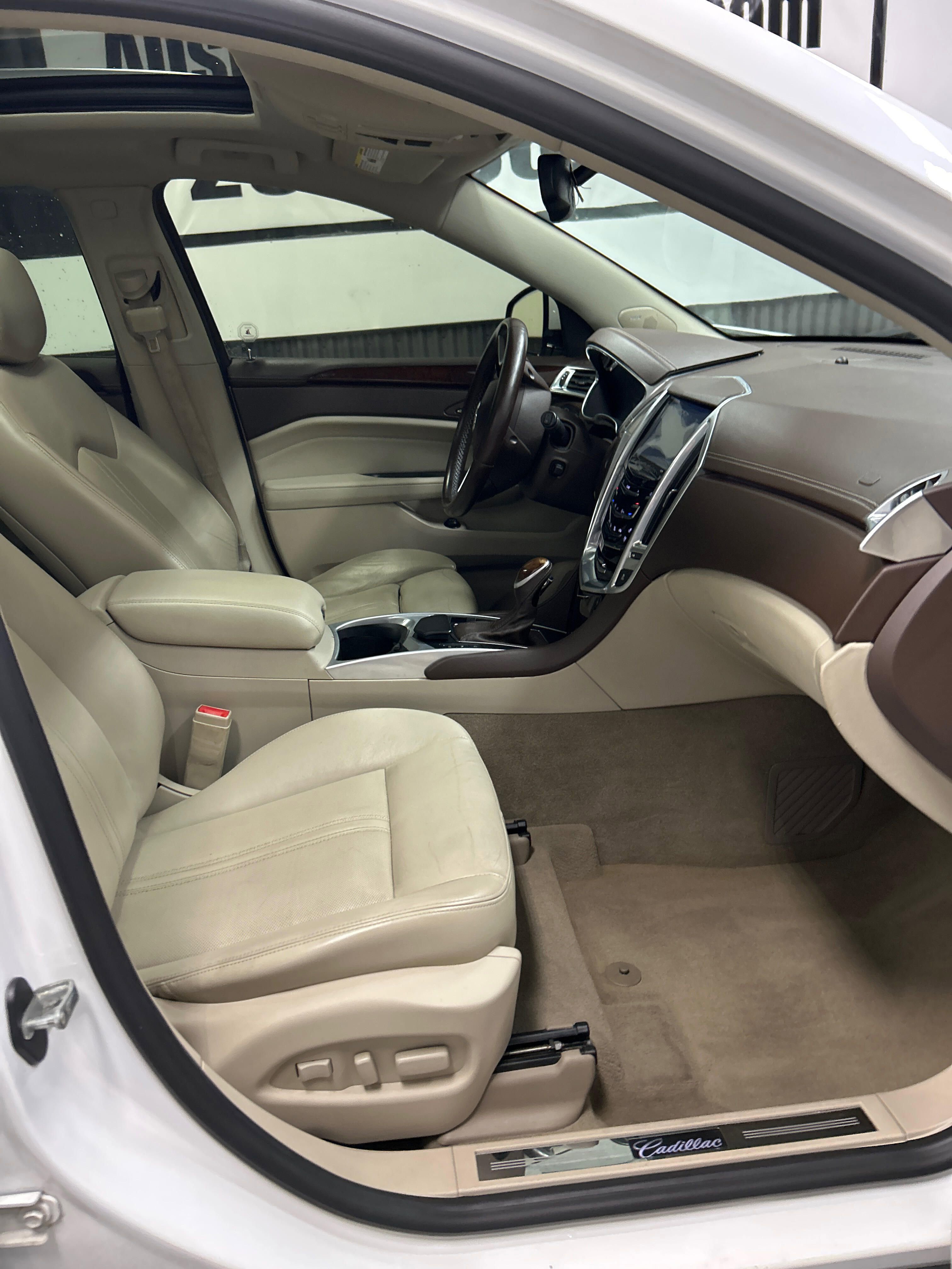 Used 2013 Cadillac SRX Premium image 15