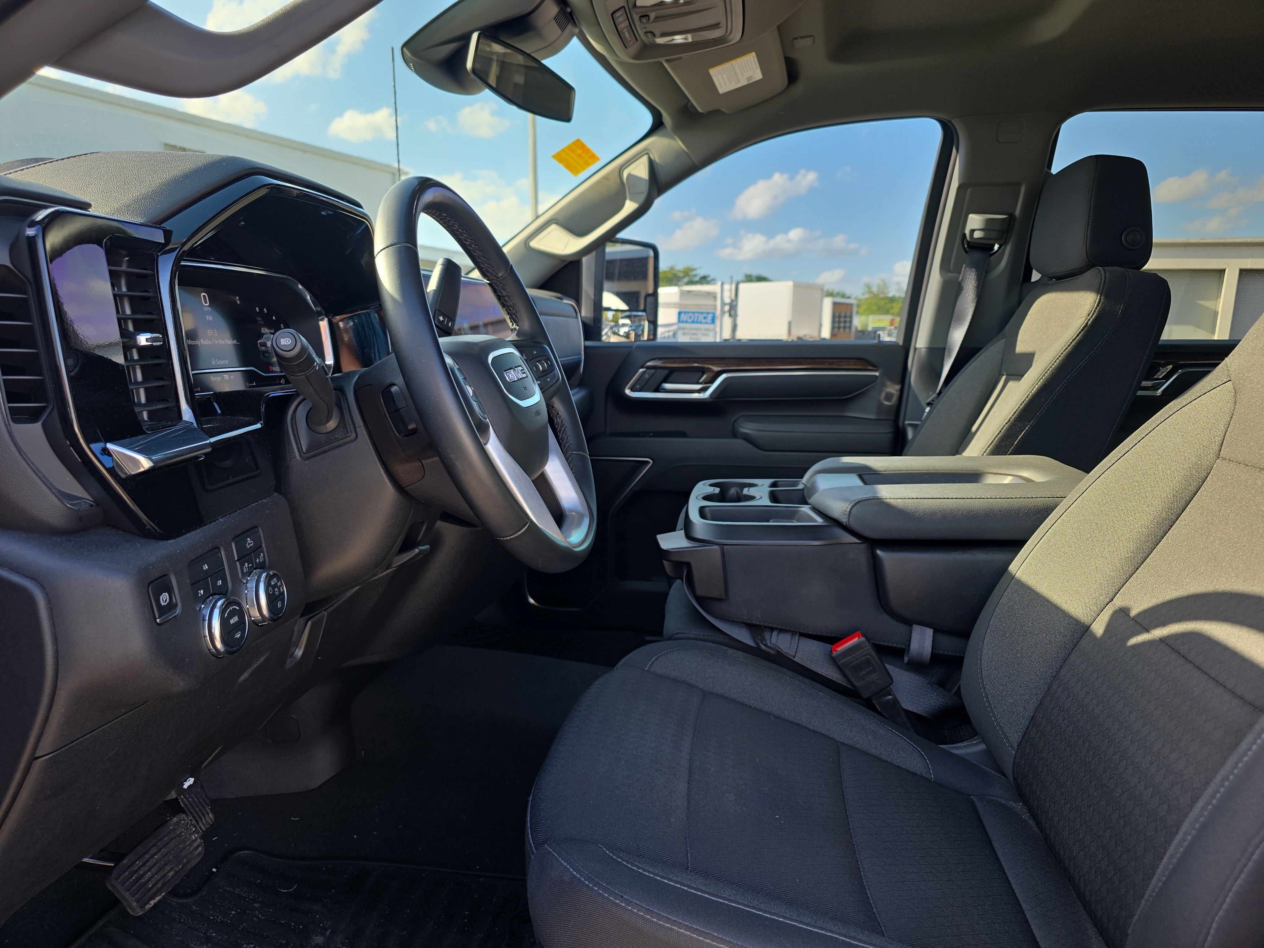 Used 2025 GMC Sierra 2500 SLE w/ SLE Convenience Package image 24