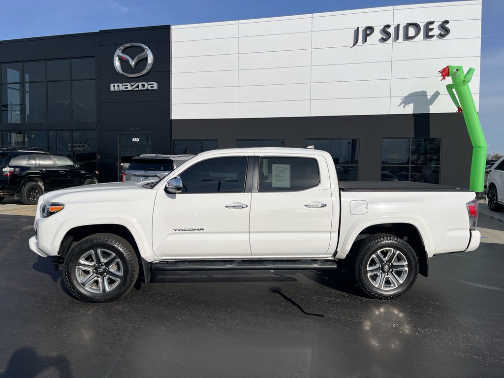 Used 2017 Toyota Tacoma Limited image 2