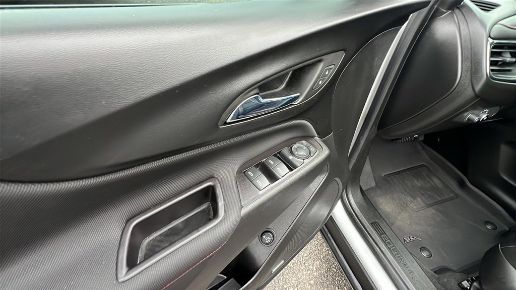 Used 2022 Chevrolet Equinox RS w/ RS Leather Package image 12