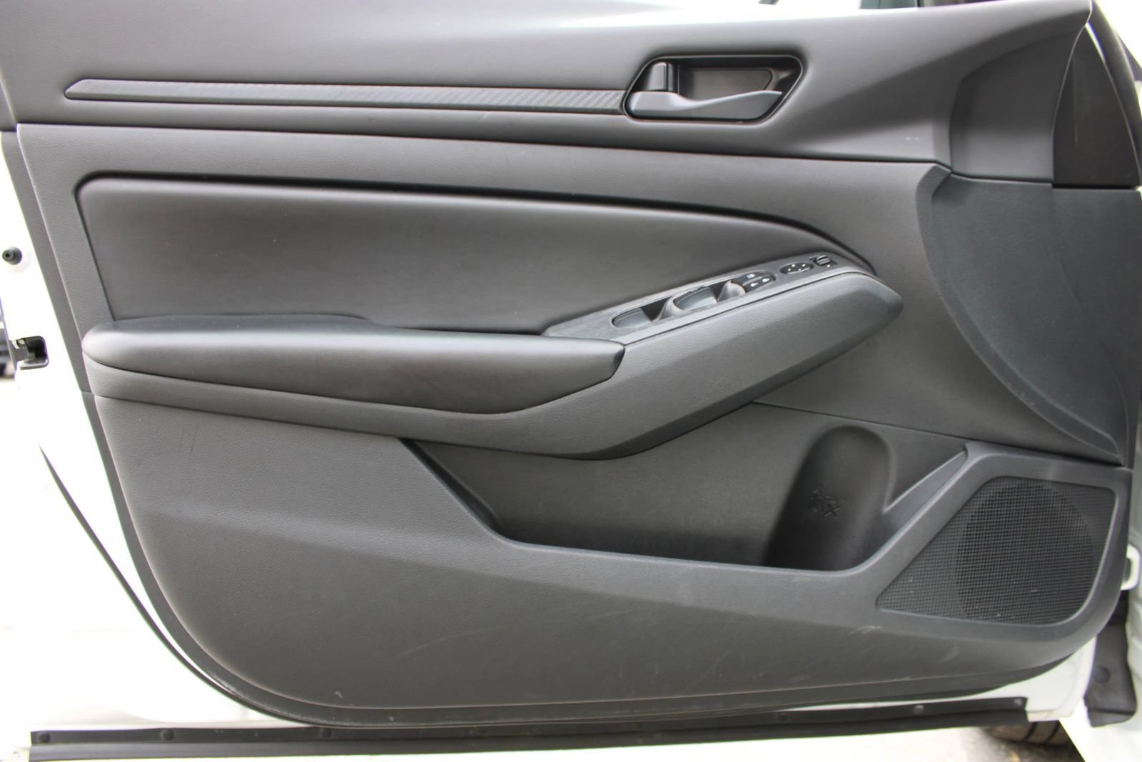 Used 2024 Nissan Altima 2.5 S FWD image 6