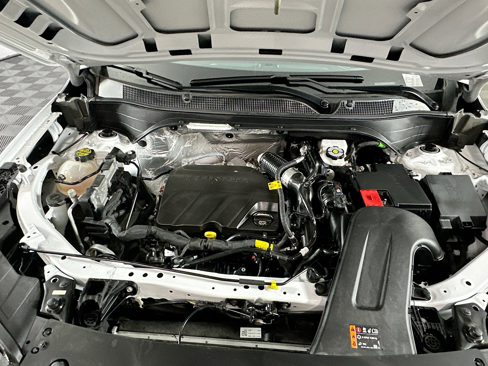 Used 2025 Chevrolet Trax LS image 31