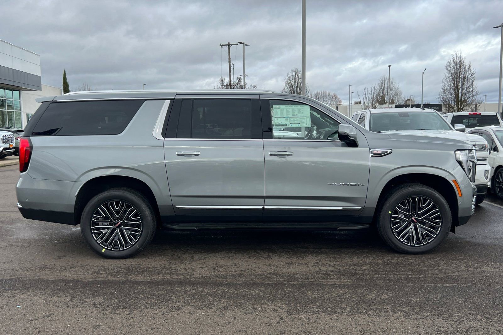 Used 2026 GMC Yukon XL Elevation w/ LPO, Floor Liner Package image 4