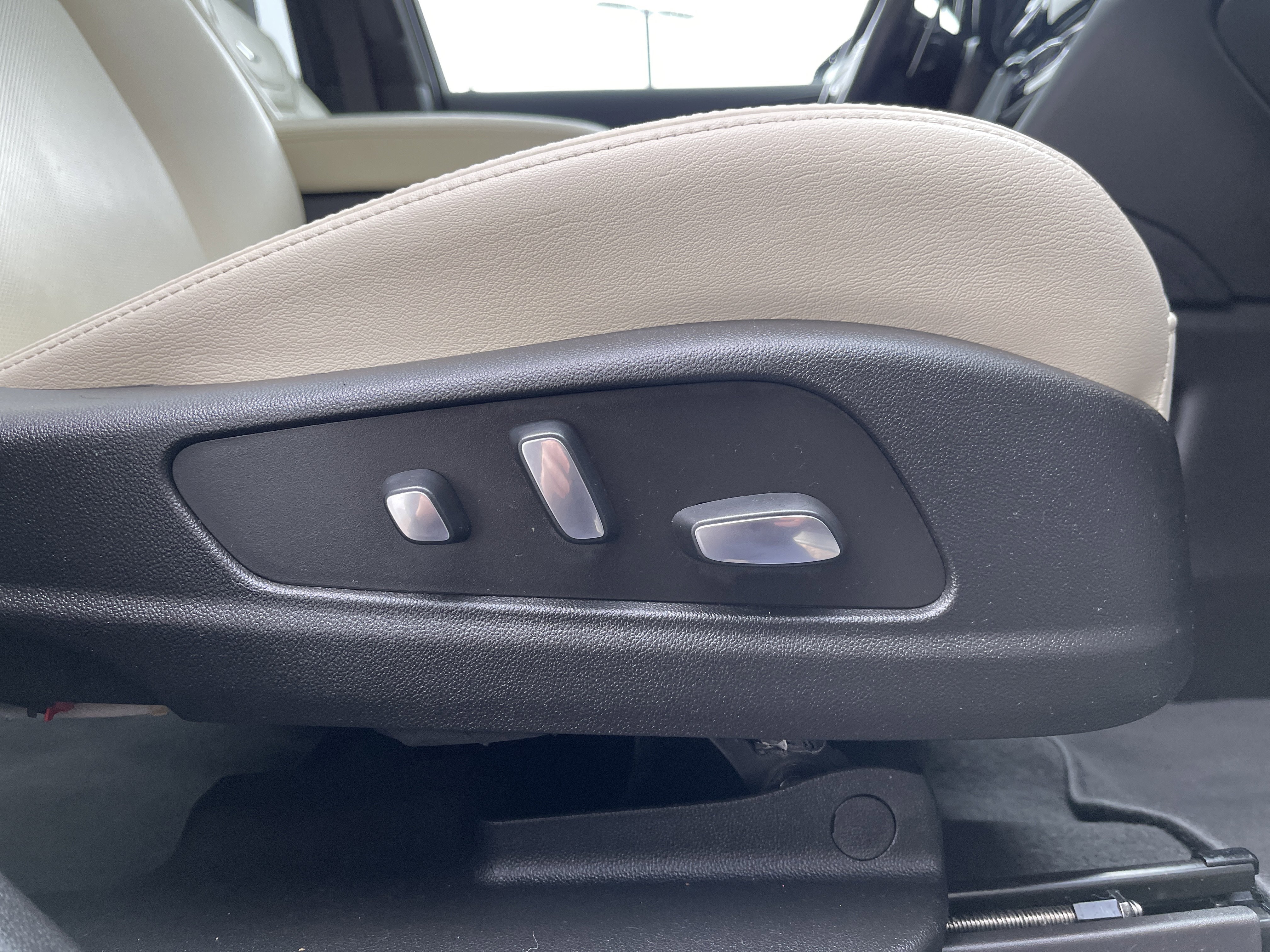 Used 2023 Cadillac XT6 Sport image 41