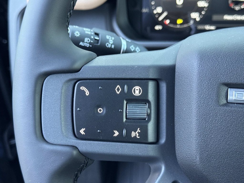 New 2026 Land Rover Defender 110 X-Dynamic SE AWD/4WD image 30