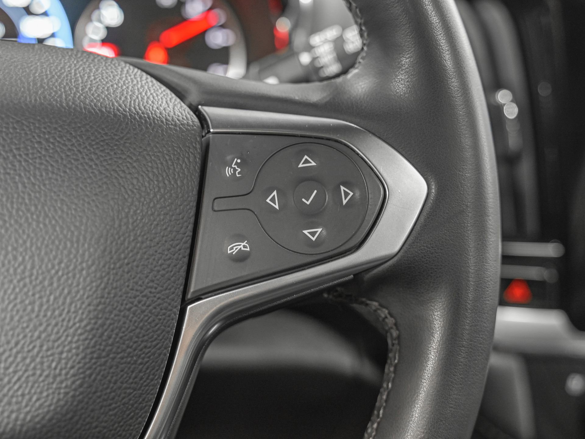 Used 2023 Chevrolet Traverse Premier w/ Redline Edition image 20