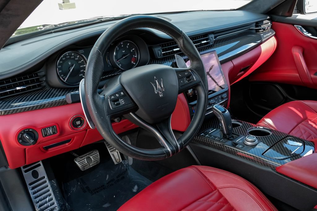 Used 2022 Maserati Quattroporte Trofeo RWD image 11