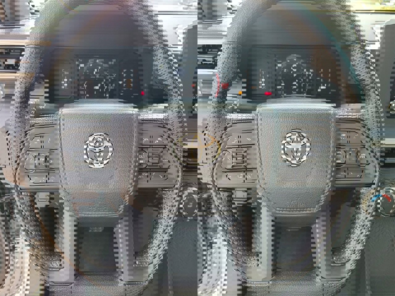 Used 2025 Toyota Tacoma SR image 17