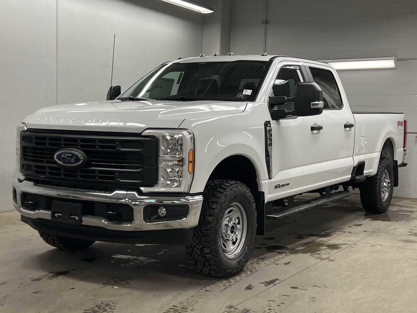 New 2025 Ford F350 XL w/ XL Off-Road Package
