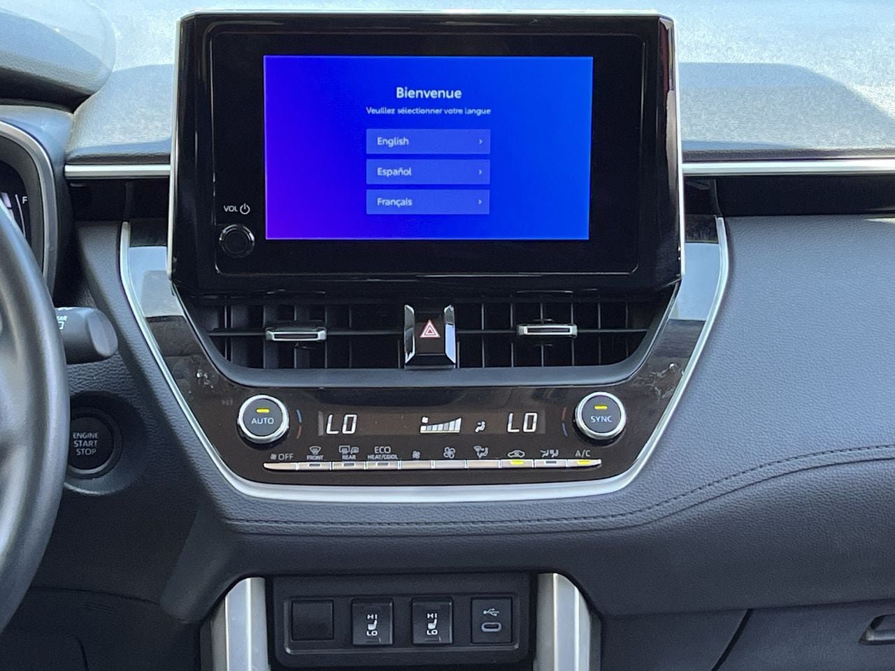 Used 2025 Toyota Corolla Cross XLE FWD image 15