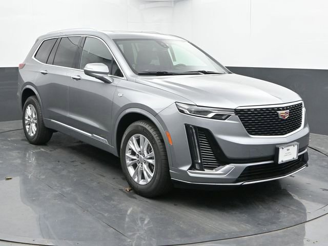 New 2025 Cadillac XT6 Luxury image 2
