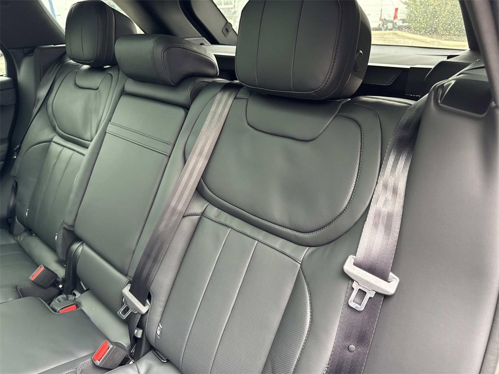 New 2026 Land Rover Range Rover Sport SE image 15