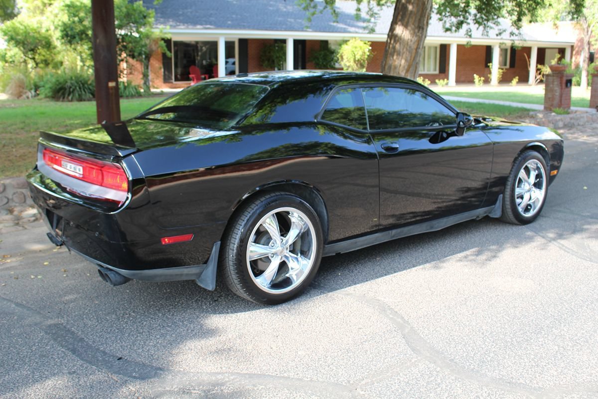 Used 2013 Dodge Challenger R/T Plus RWD image 6