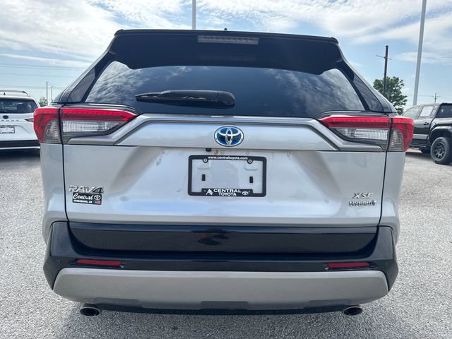 Used 2022 Toyota RAV4 XSE AWD/4WD image 5