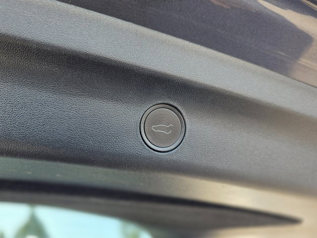 Used 2023 Tesla Model Y 2WD image 13