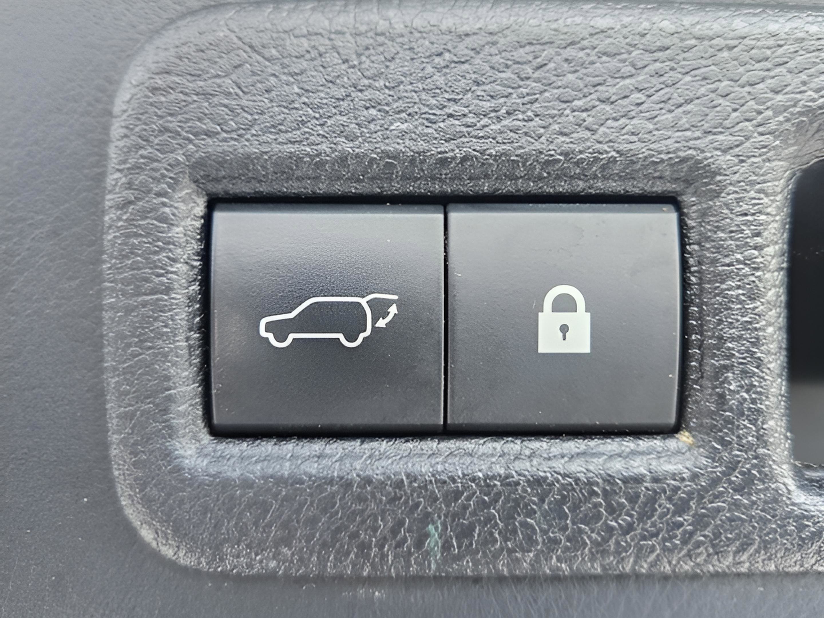 Used 2018 Lexus NX 300h AWD w/ Premium Package image 13