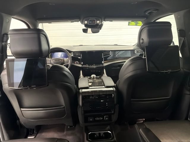 Used 2022 Jeep Wagoneer Series III AWD/4WD image 29