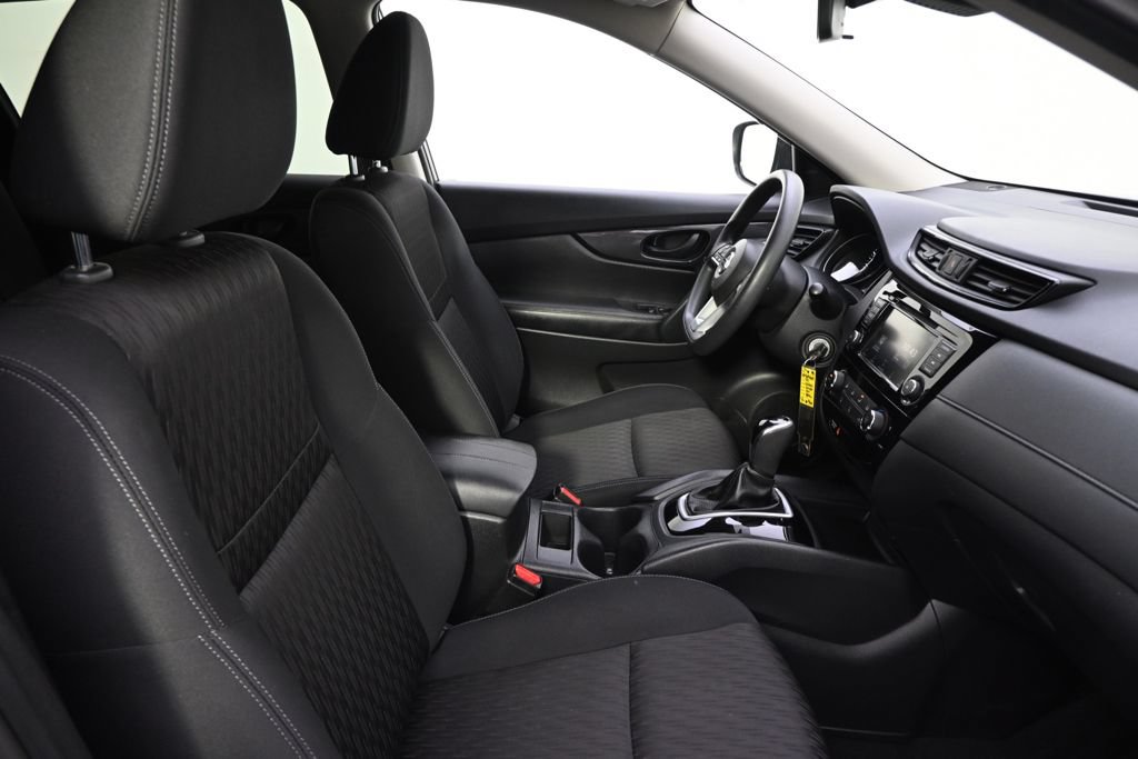 Used 2019 Nissan Rogue S AWD/4WD image 16