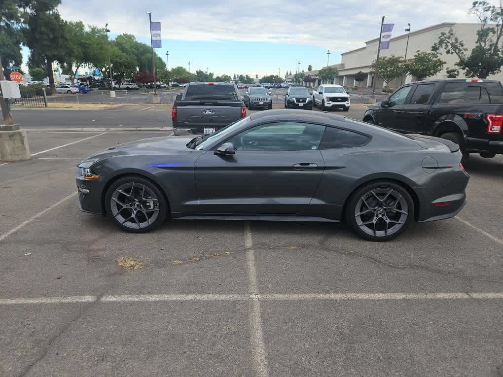 Used 2019 Ford Mustang Coupe w/ Equipment Group 101A RWD image 4