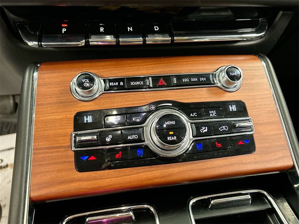 Used 2020 Lincoln Aviator Reserve w/ Equipment Group 202A image 17