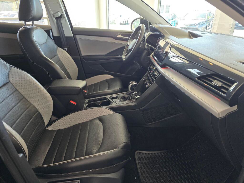 Used 2022 Volkswagen Taos SEL AWD/4WD image 43