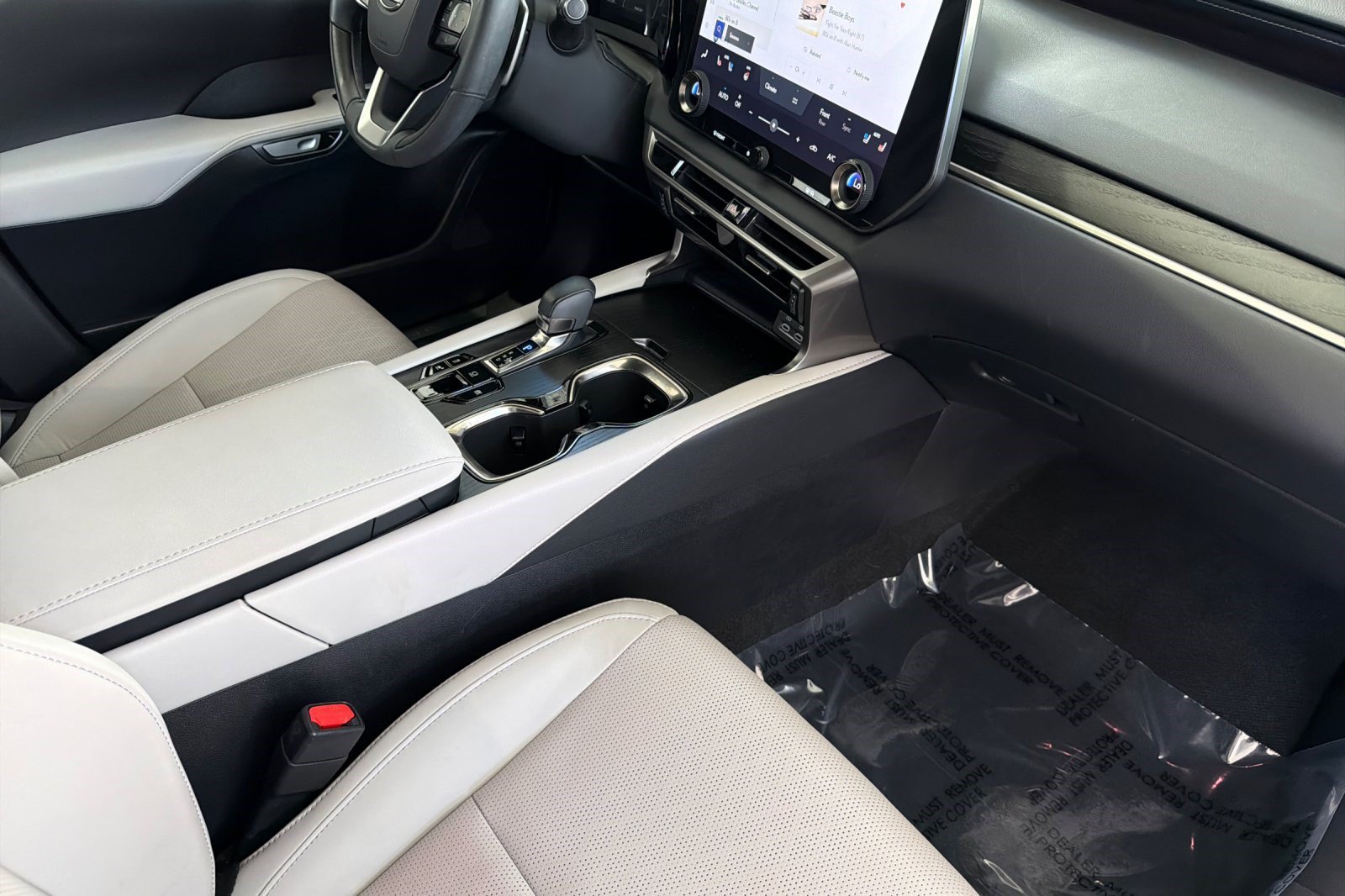Used 2023 Lexus RX 350 w/ Cold Area Package AWD/4WD image 20