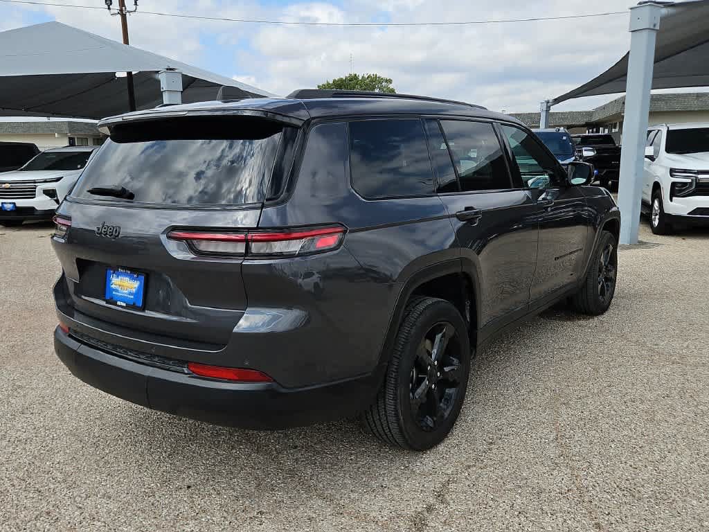 Used 2025 Jeep Grand Cherokee L Laredo RWD image 8