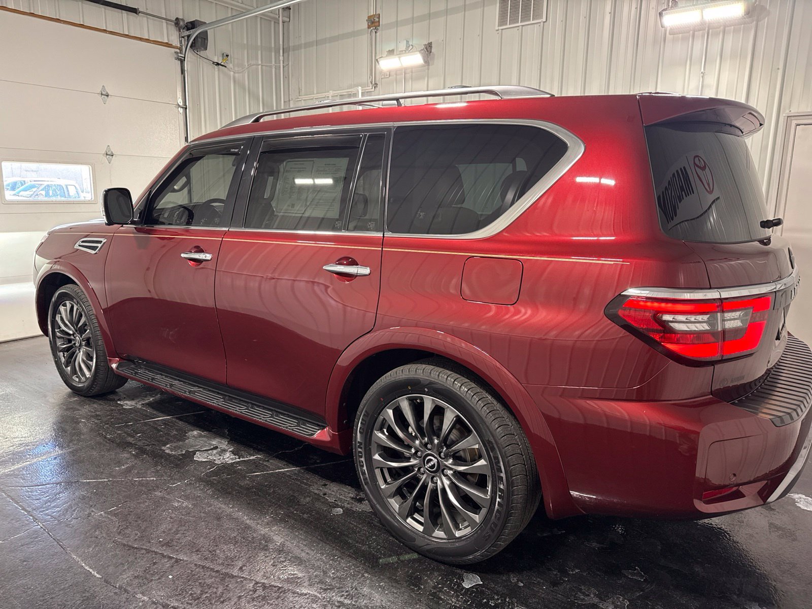 Used 2023 Nissan Armada Platinum w/ Captain's Chairs Package AWD/4WD image 2