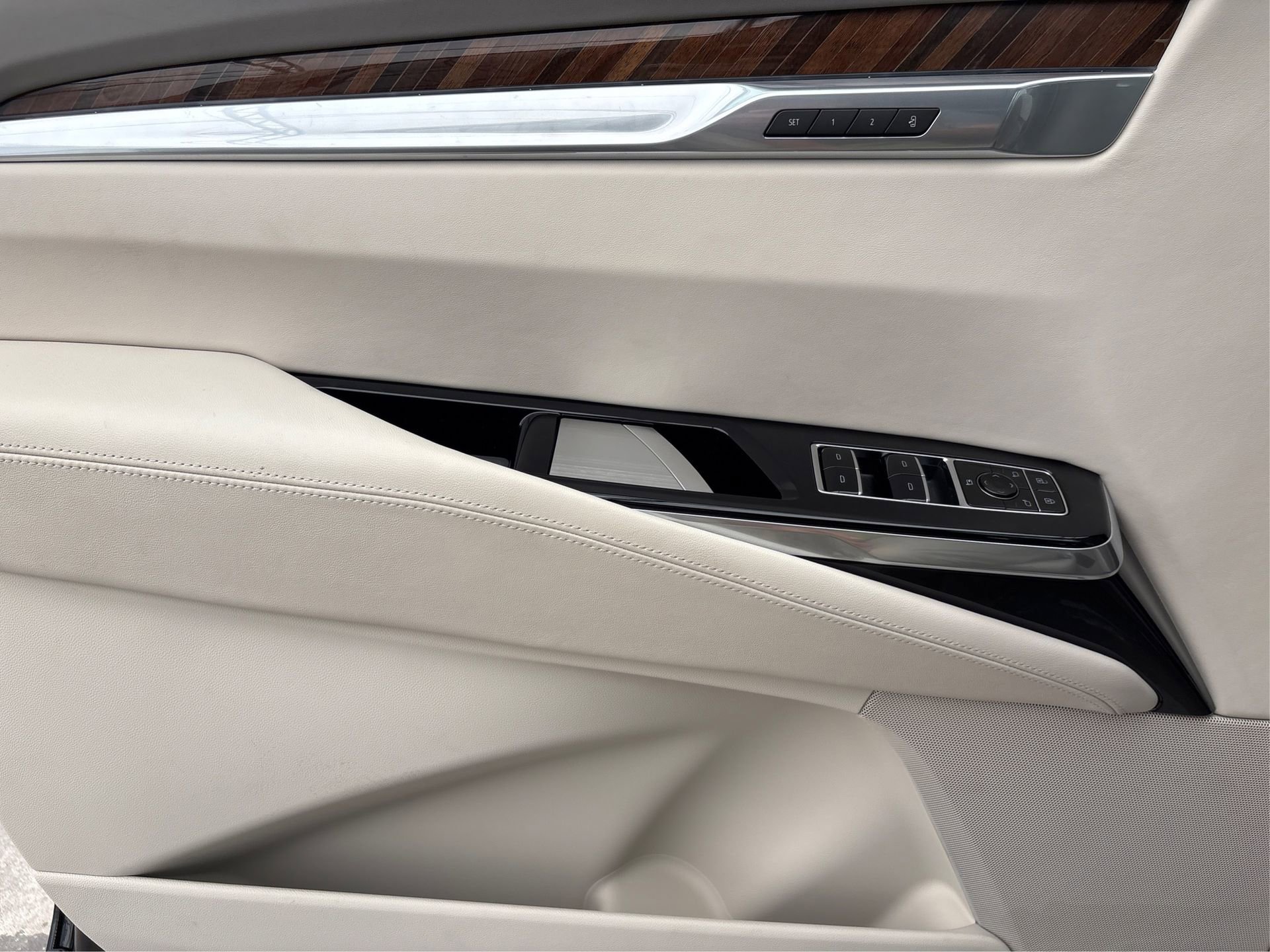 New 2025 Cadillac Escalade ESV Sport Platinum image 20