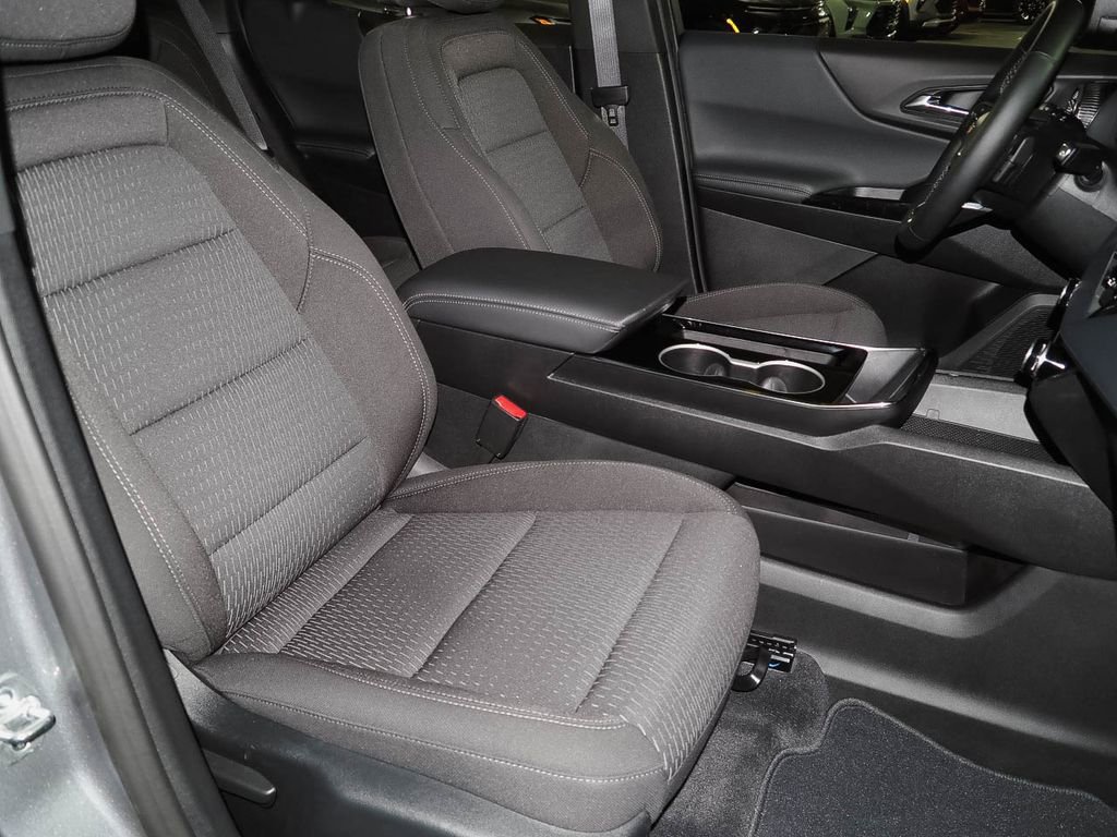 Used 2025 Chevrolet Equinox LT image 17