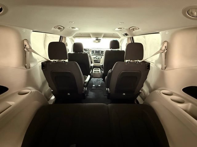 Used 2023 Chrysler Voyager LX FWD image 30