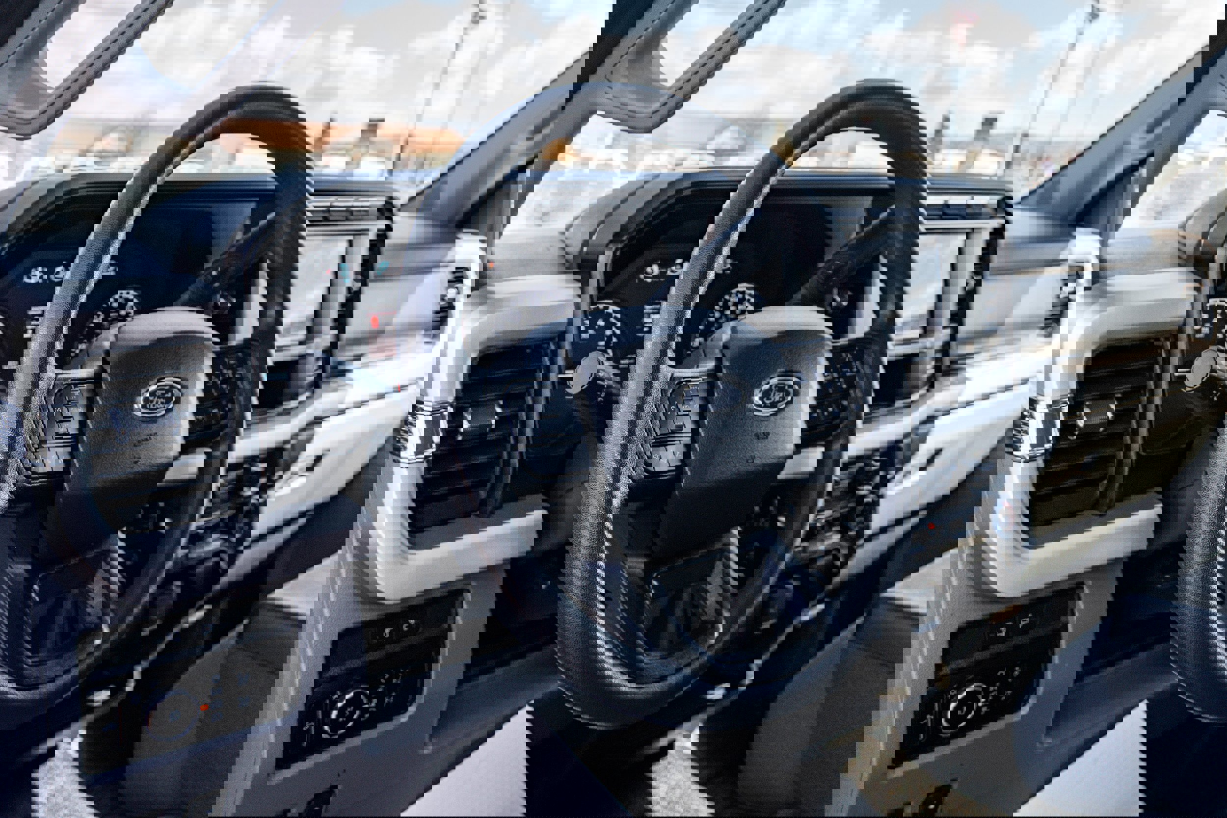 Used 2024 Ford F350 XLT w/ FX4 Off-Road Package image 9