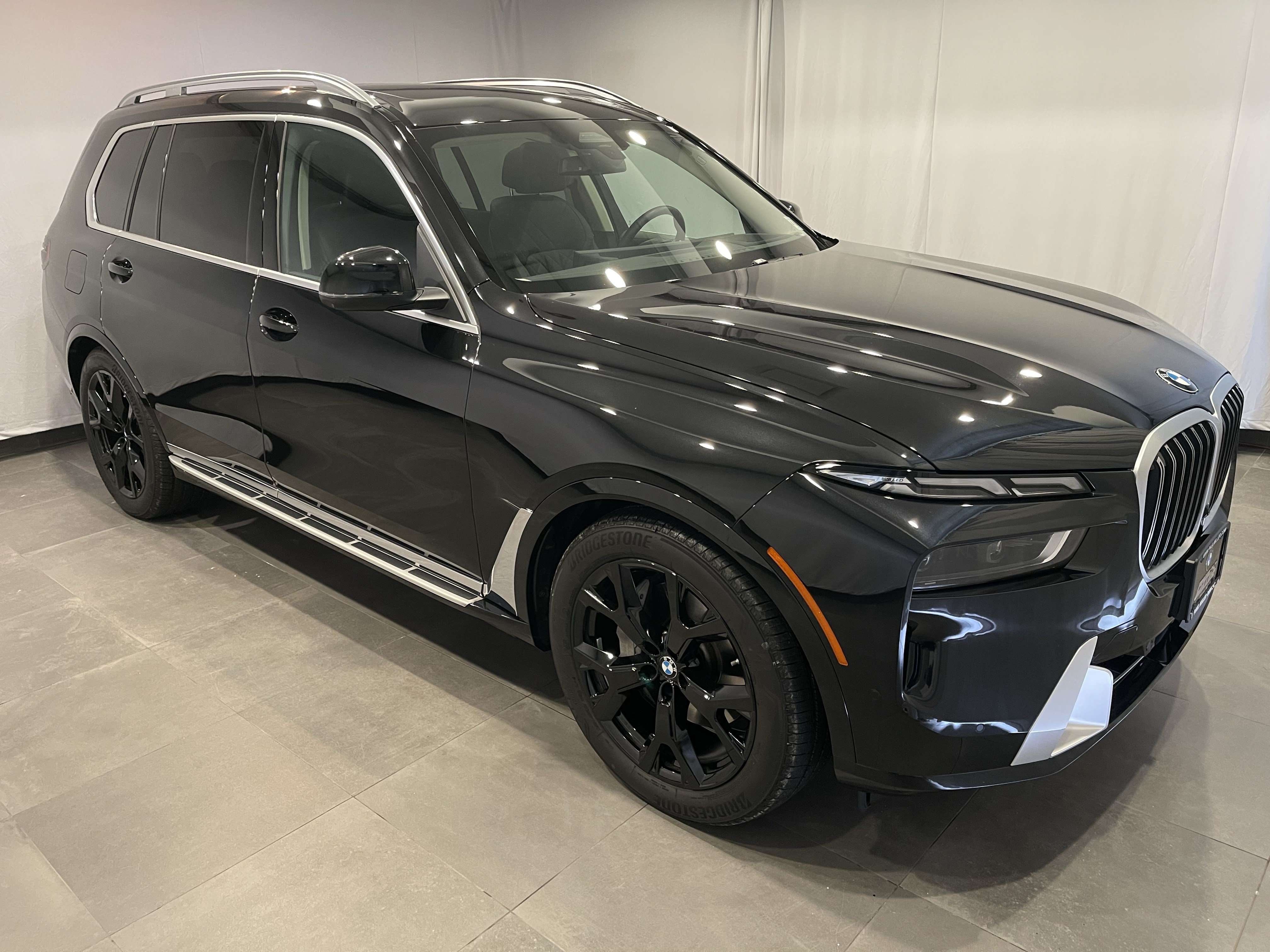Used 2026 BMW X7 xDrive40i w/ Climate Comfort Package AWD/4WD image 3