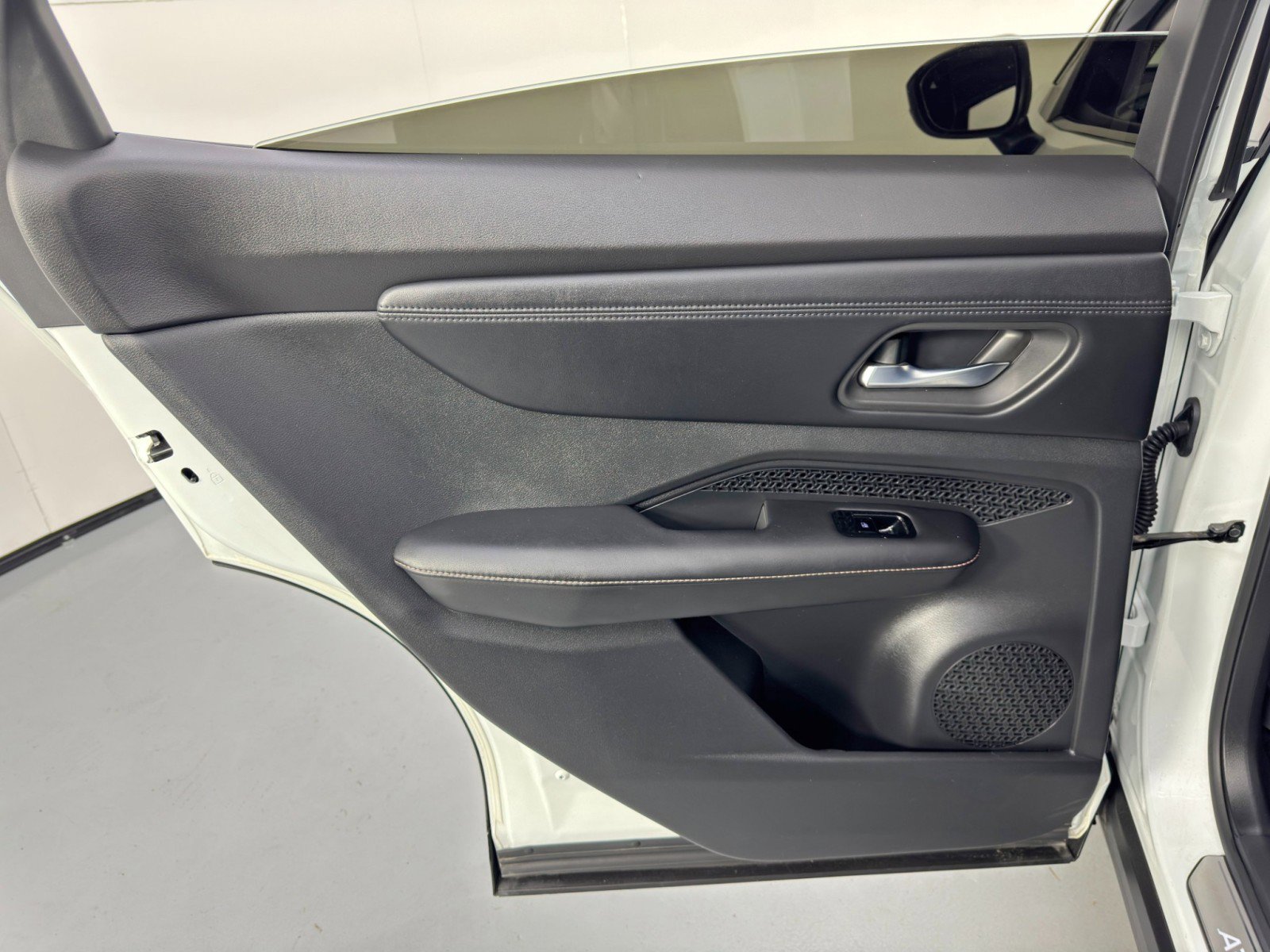 Used 2023 Nissan Ariya Premiere image 43