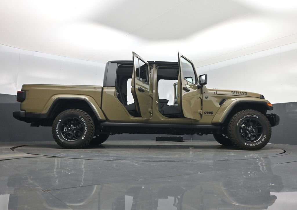 Used 2025 Jeep Gladiator Willys image 7