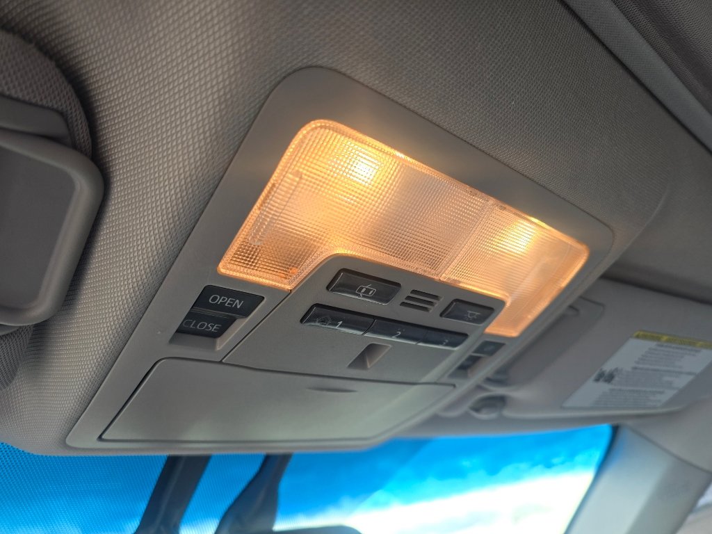 Used 2013 Toyota Camry XLE w/ Convenience Pkg image 24