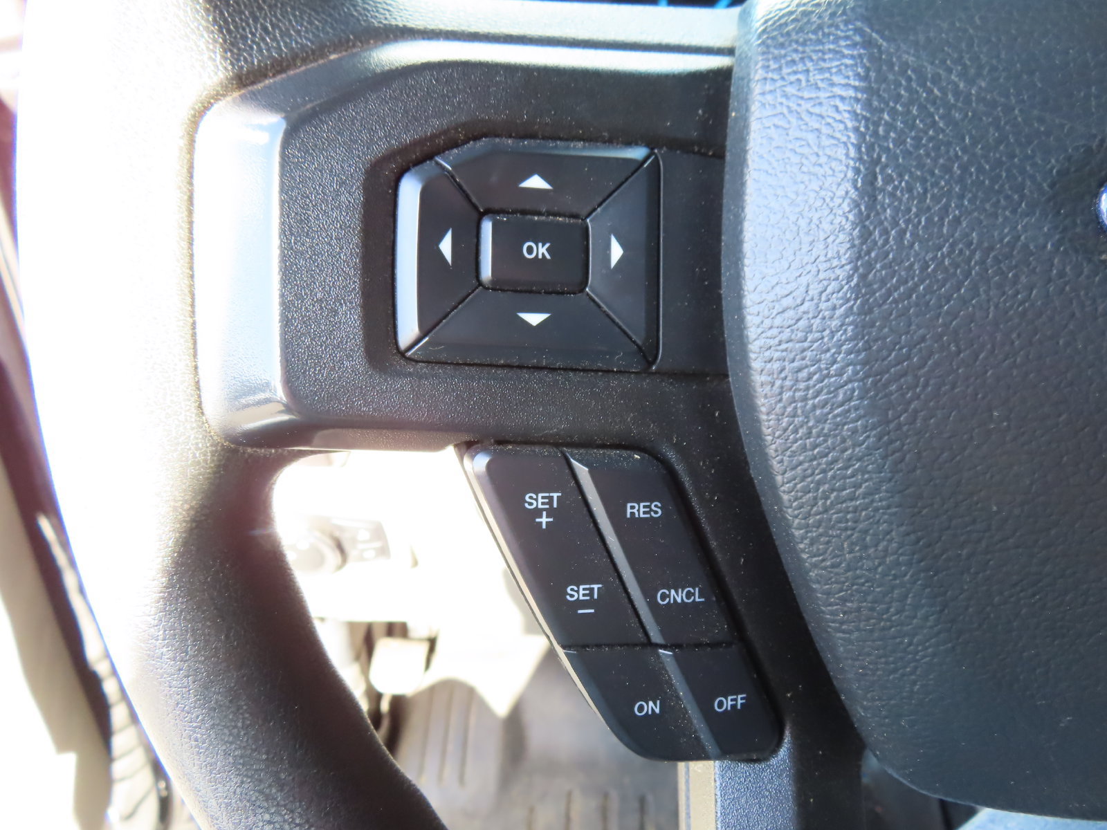 Used 2022 Ford F350 XLT w/ Black Appearance Package AWD/4WD image 19