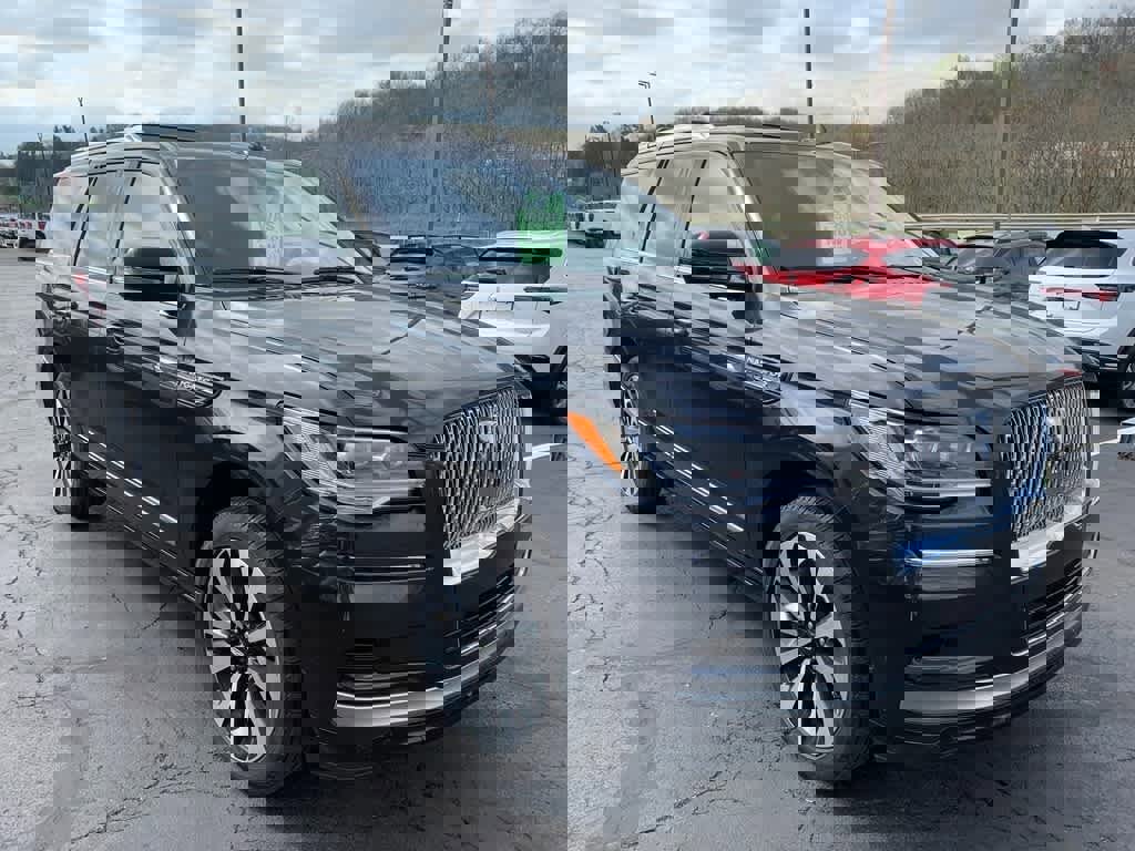Used 2024 Lincoln Navigator Reserve image 8