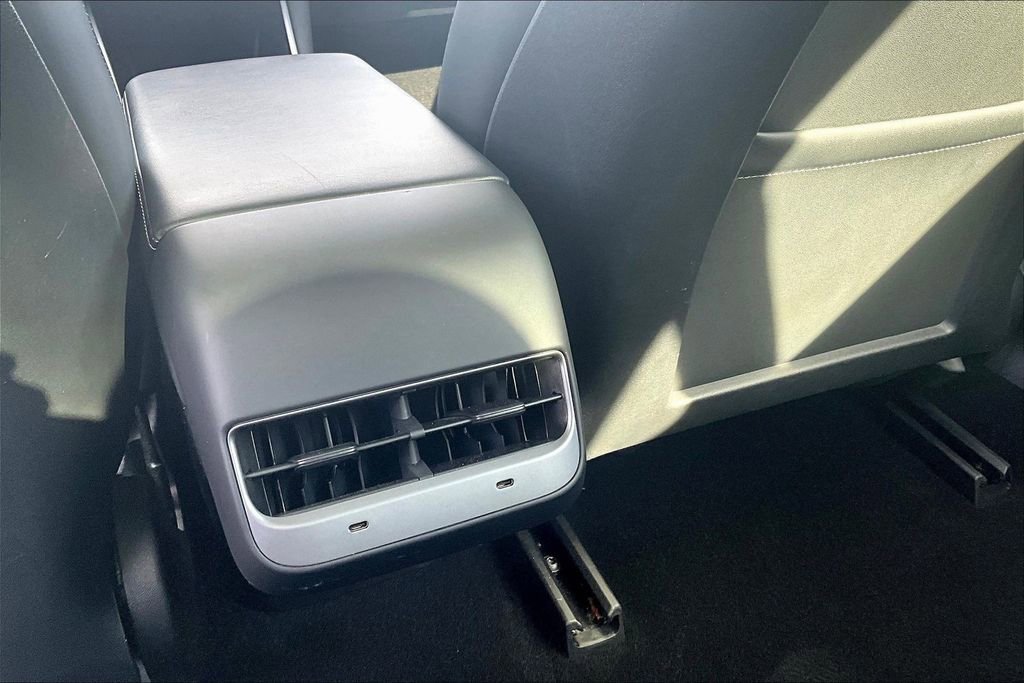 Used 2020 Tesla Model 3 Performance image 30