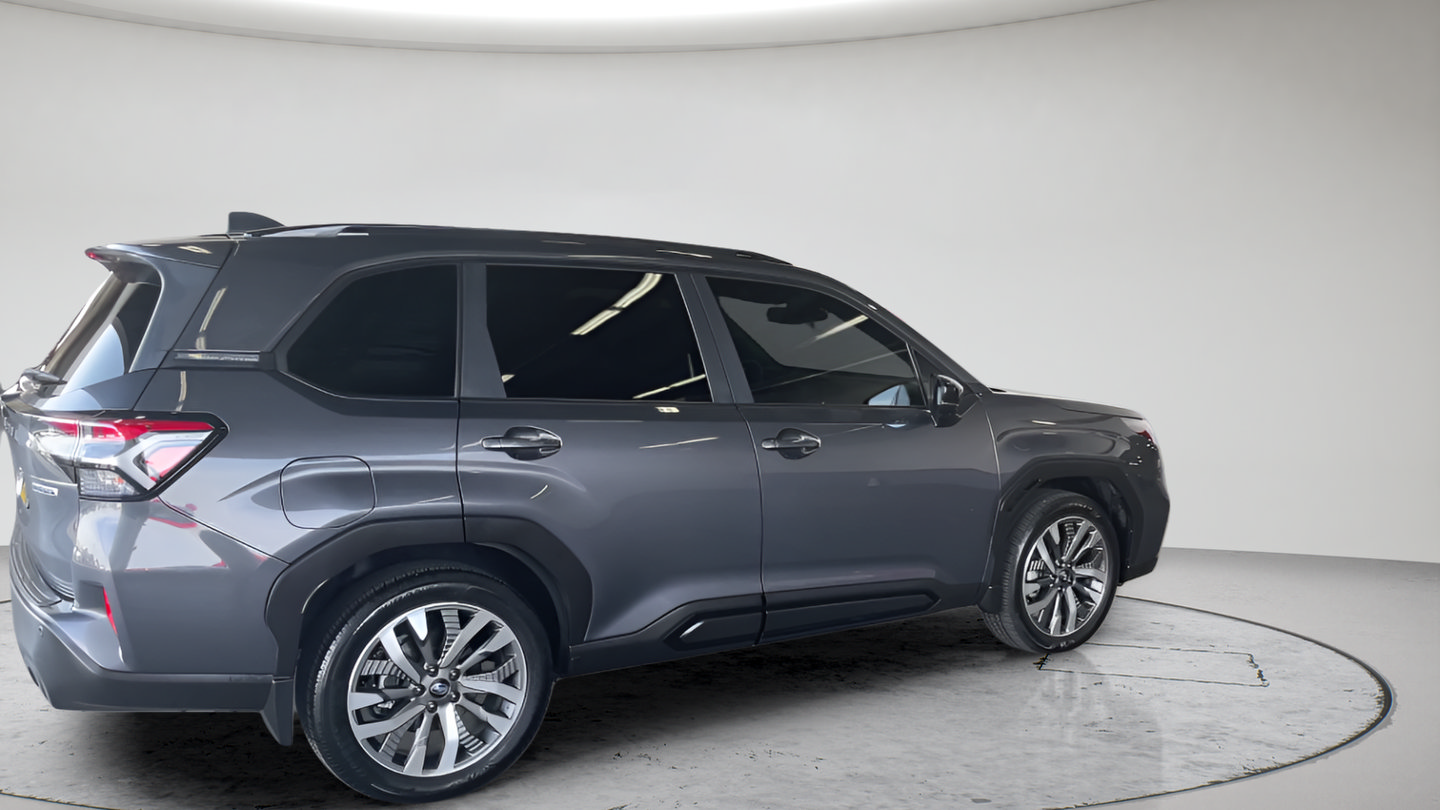 Used 2025 Subaru Forester Touring AWD/4WD image 6